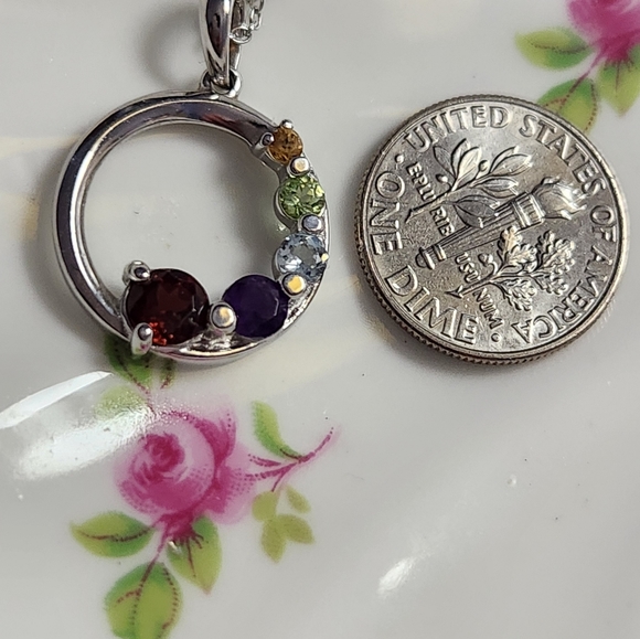 925 Sterling silver round pendant with assorted semi precious gems. - Picture 4 of 7